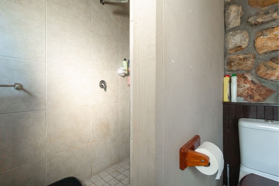 6 Bedroom Property for Sale in Capri Western Cape